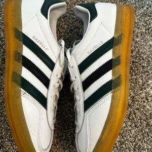 LIKE NEW Adidas Gazelle Indoor Shoes White Green Black Sneakers Women’s Size 8.5